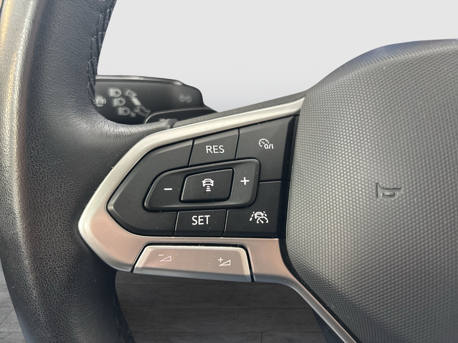 Volkswagen Golf Variant VIII 2.0 LIFE AHK CAM ACC NAVI ALU