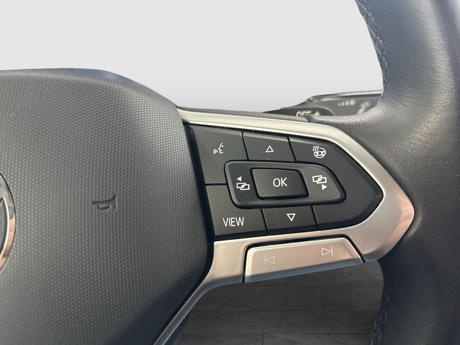 Volkswagen Golf Variant VIII 2.0 LIFE AHK CAM ACC NAVI ALU
