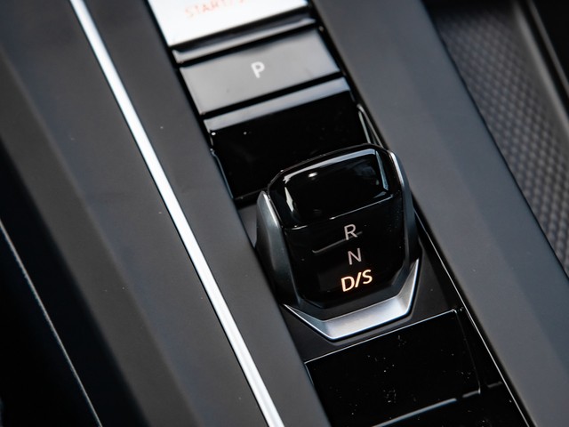 Volkswagen Golf 2.0 GTI H.KARDON MATRIX ALU19