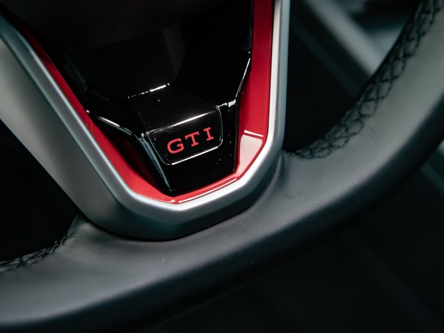 Volkswagen Golf 2.0 GTI H.KARDON MATRIX ALU19