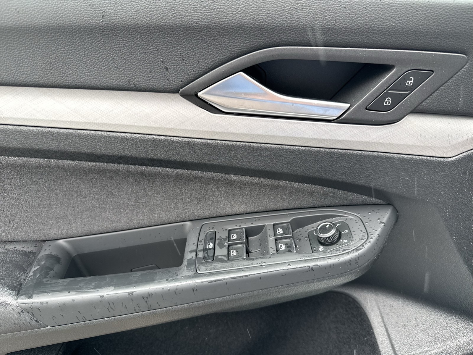 Volkswagen Golf VIII 1.5 eTSI LIFE CAM ACC CARPLAY SITZHEIZ