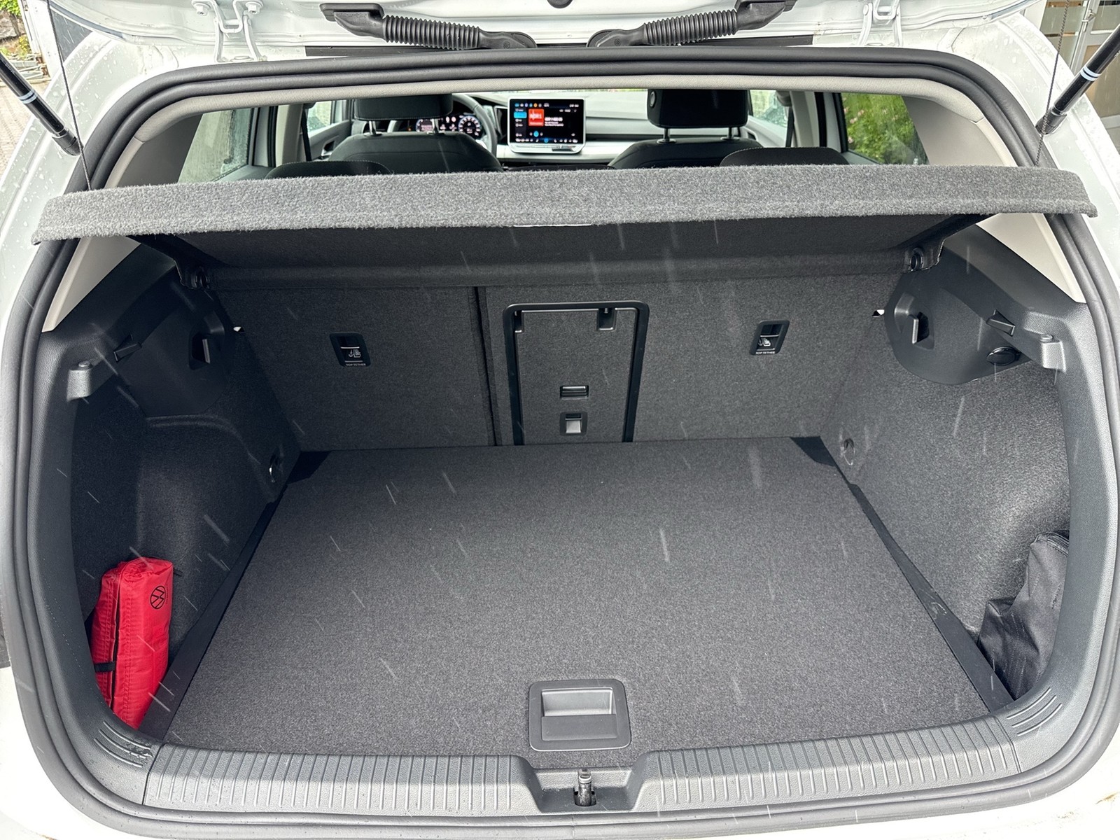 Volkswagen Golf VIII 1.5 eTSI LIFE CAM ACC CARPLAY SITZHEIZ