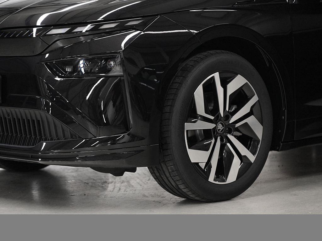 Skoda Enyaq Coupe 60 SPORTLINE AHK HEADUP 360CAM LM20