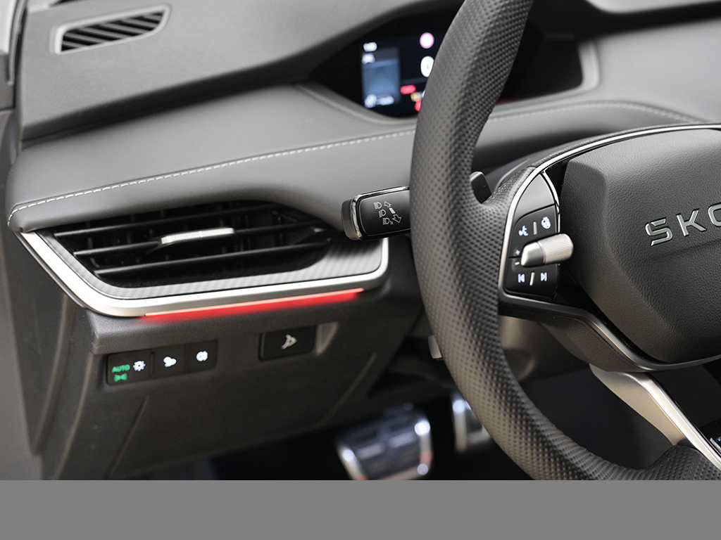 Skoda Enyaq Coupe 60 SPORTLINE AHK HEADUP 360CAM LM20