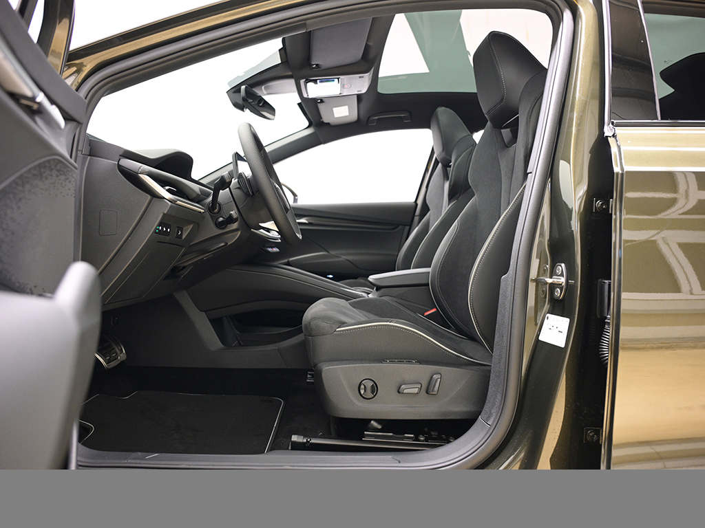 Skoda Enyaq Coupe 60 SPORTLINE AHK WÄRMEPUMPE LM21