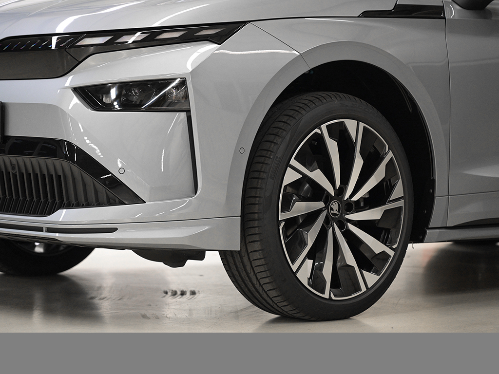 Skoda Enyaq Coupe 60 SPORTLINE AHK 360CAM eSITZE LM21