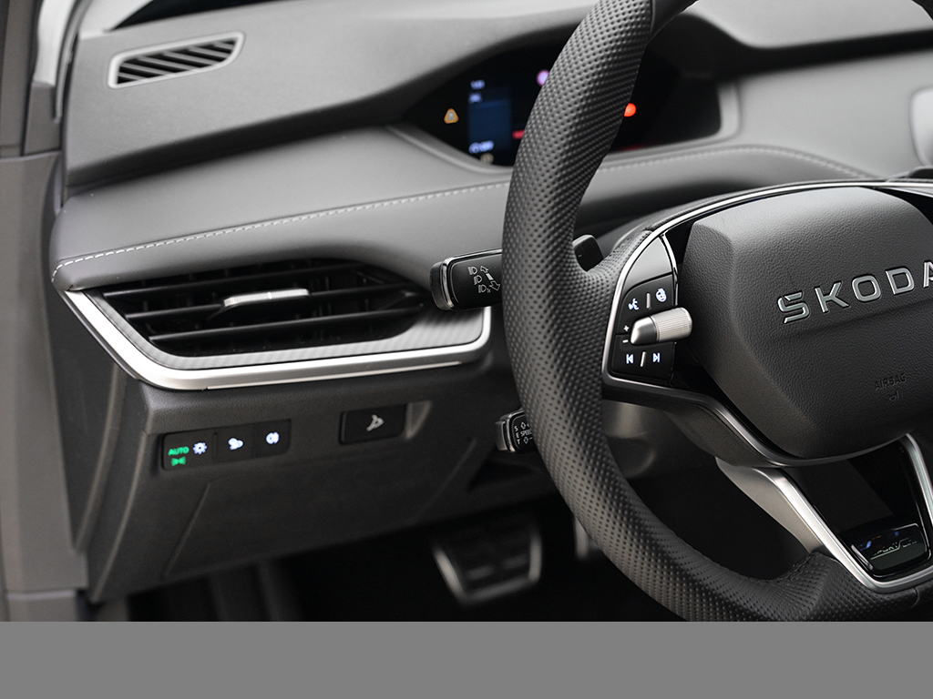 Skoda Enyaq Coupe 60 SPORTLINE AHK 360CAM eSITZE LM21