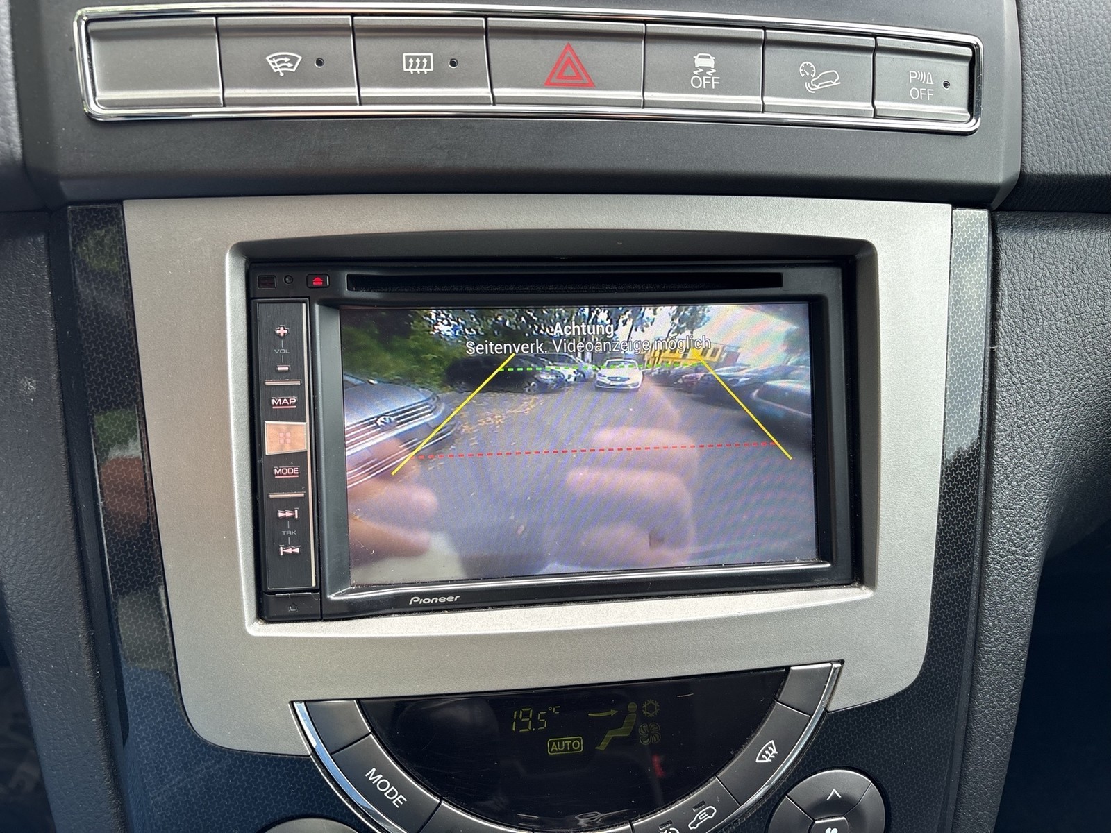 Ssangyong Rexton W 2.2 CRYSTAL 4X4 LEDER 7SITZE AHK ALU