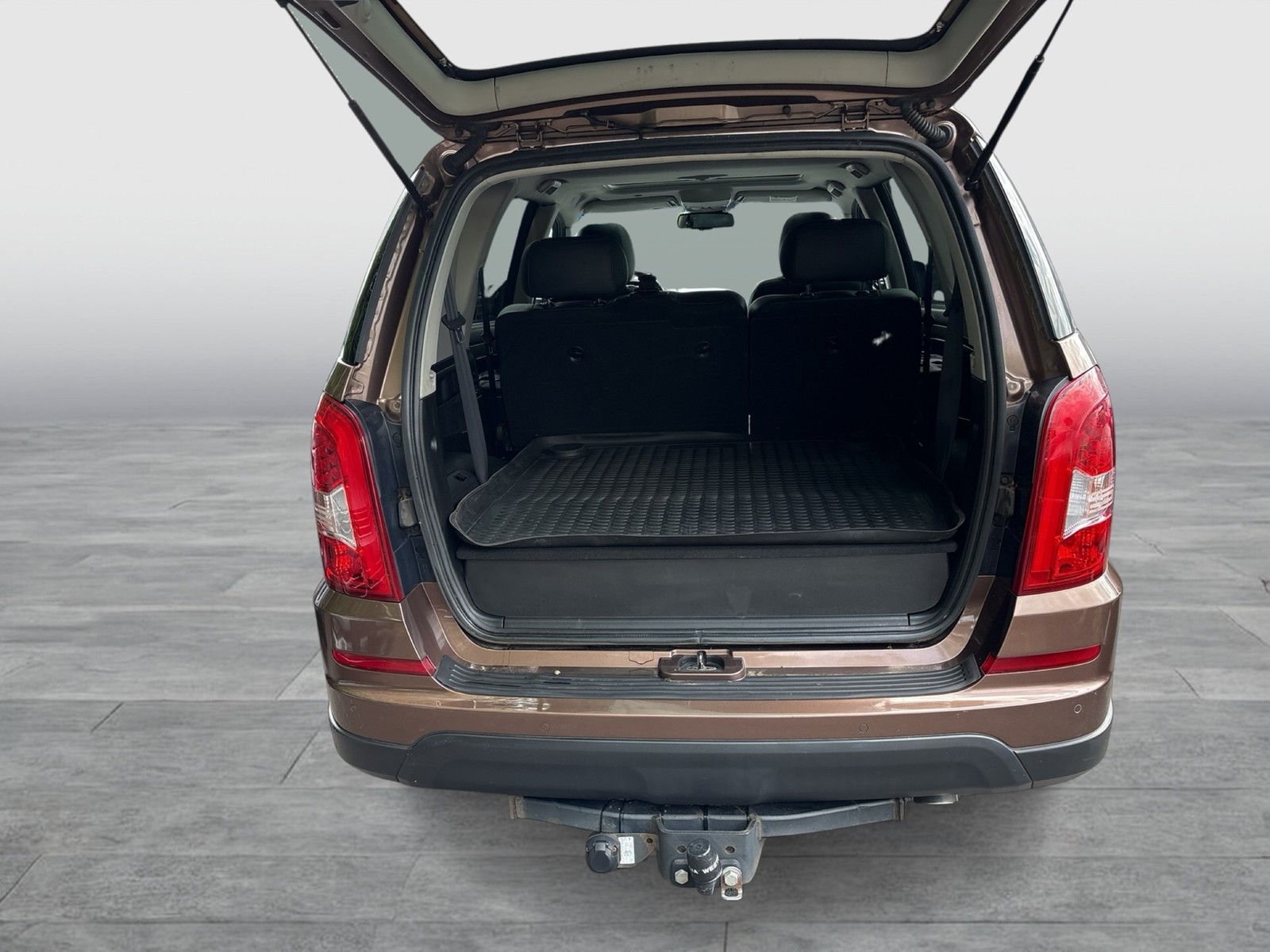 Ssangyong Rexton W 2.2 CRYSTAL 4X4 LEDER 7SITZE AHK ALU