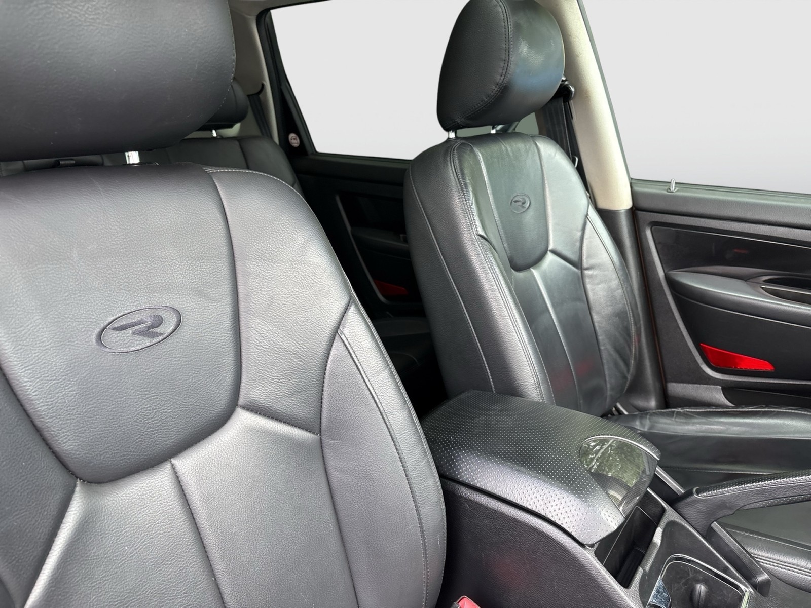 Ssangyong Rexton W 2.2 CRYSTAL 4X4 LEDER 7SITZE AHK ALU