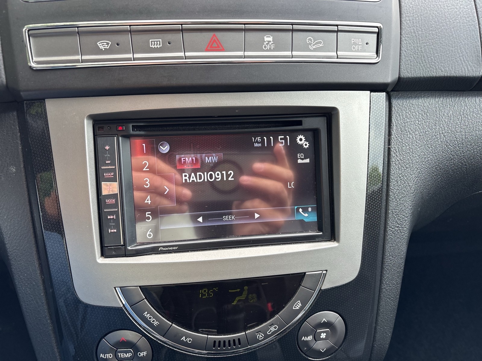 Ssangyong Rexton W 2.2 CRYSTAL 4X4 LEDER 7SITZE AHK ALU