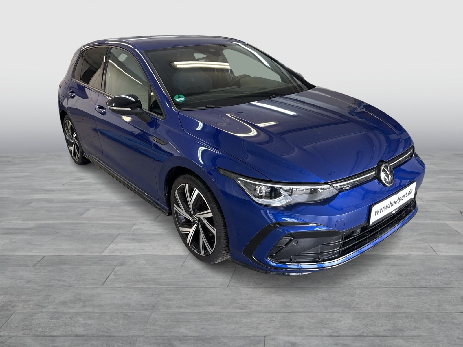 Volkswagen Golf VIII 1.5 eTSI R-LINE BLACK STYLE CAM LM18