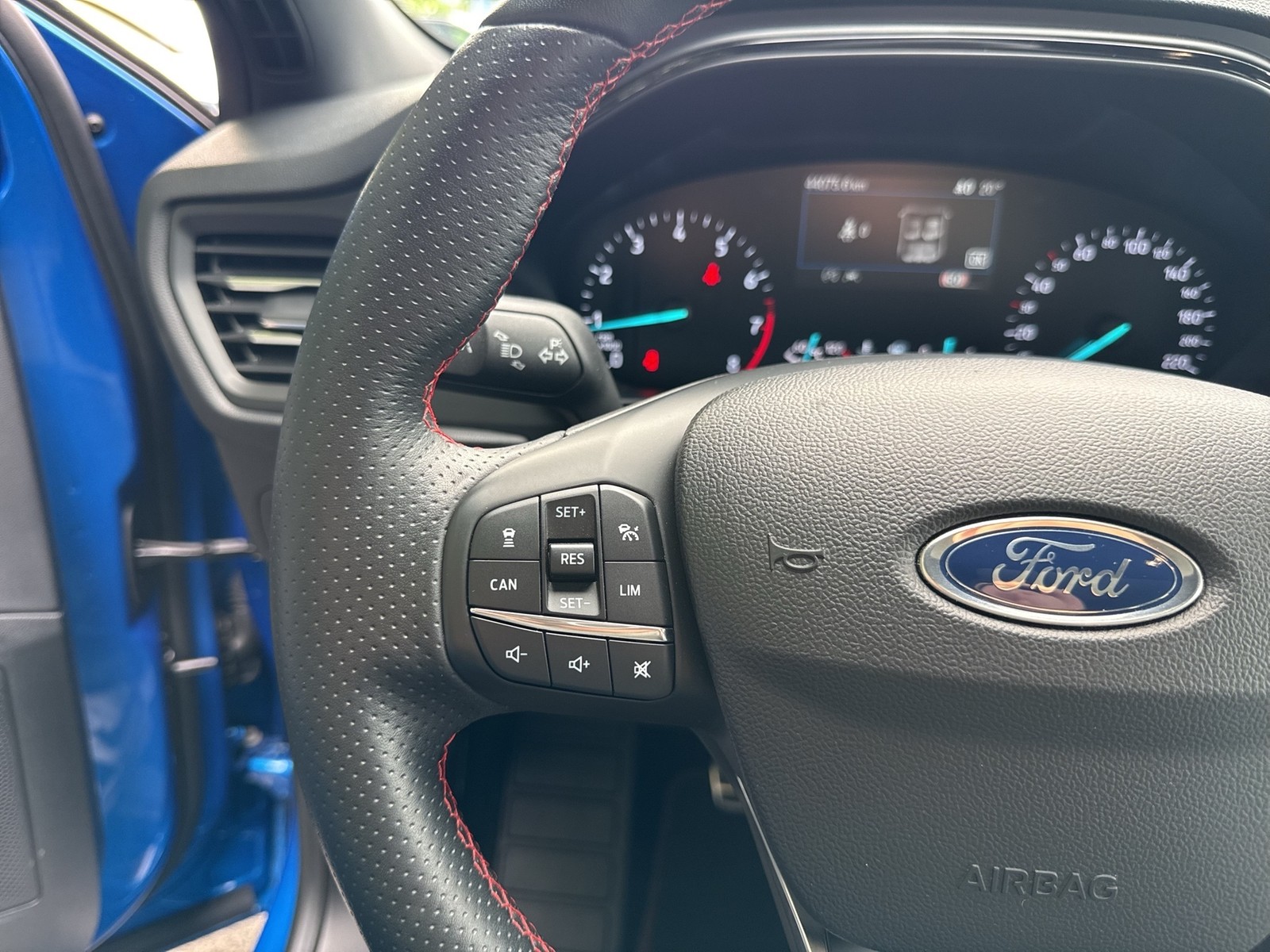 Ford Focus 1.5 ST-LINE PANO B&O KAMERA ALU18 NAVI LED