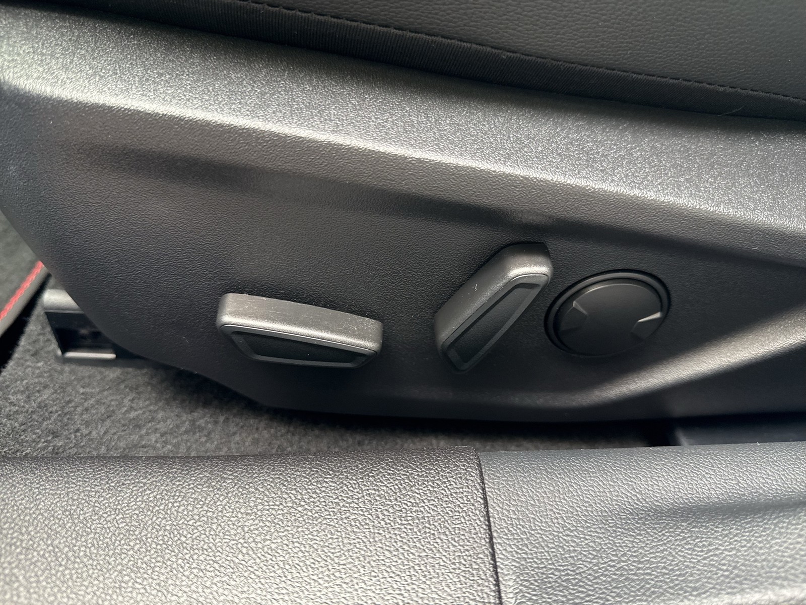 Ford Focus 1.5 ST-LINE PANO B&O KAMERA ALU18 NAVI LED