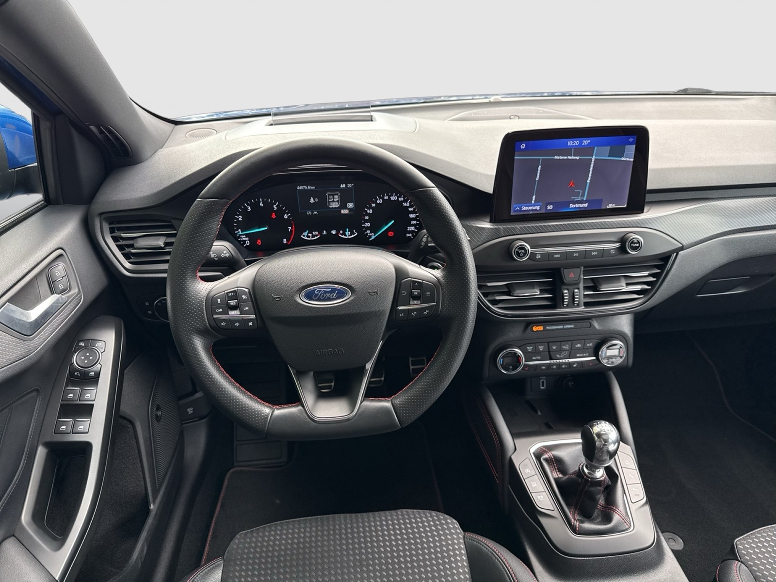 Ford Focus 1.5 ST-LINE PANO B&O KAMERA ALU18 NAVI LED