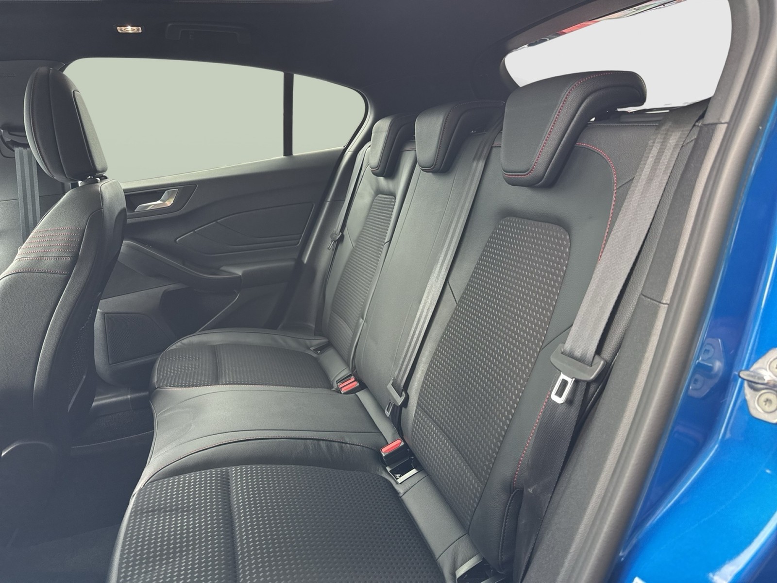 Ford Focus 1.5 ST-LINE PANO B&O KAMERA ALU18 NAVI LED