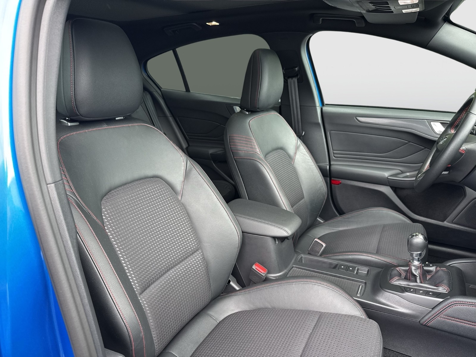 Ford Focus 1.5 ST-LINE PANO B&O KAMERA ALU18 NAVI LED