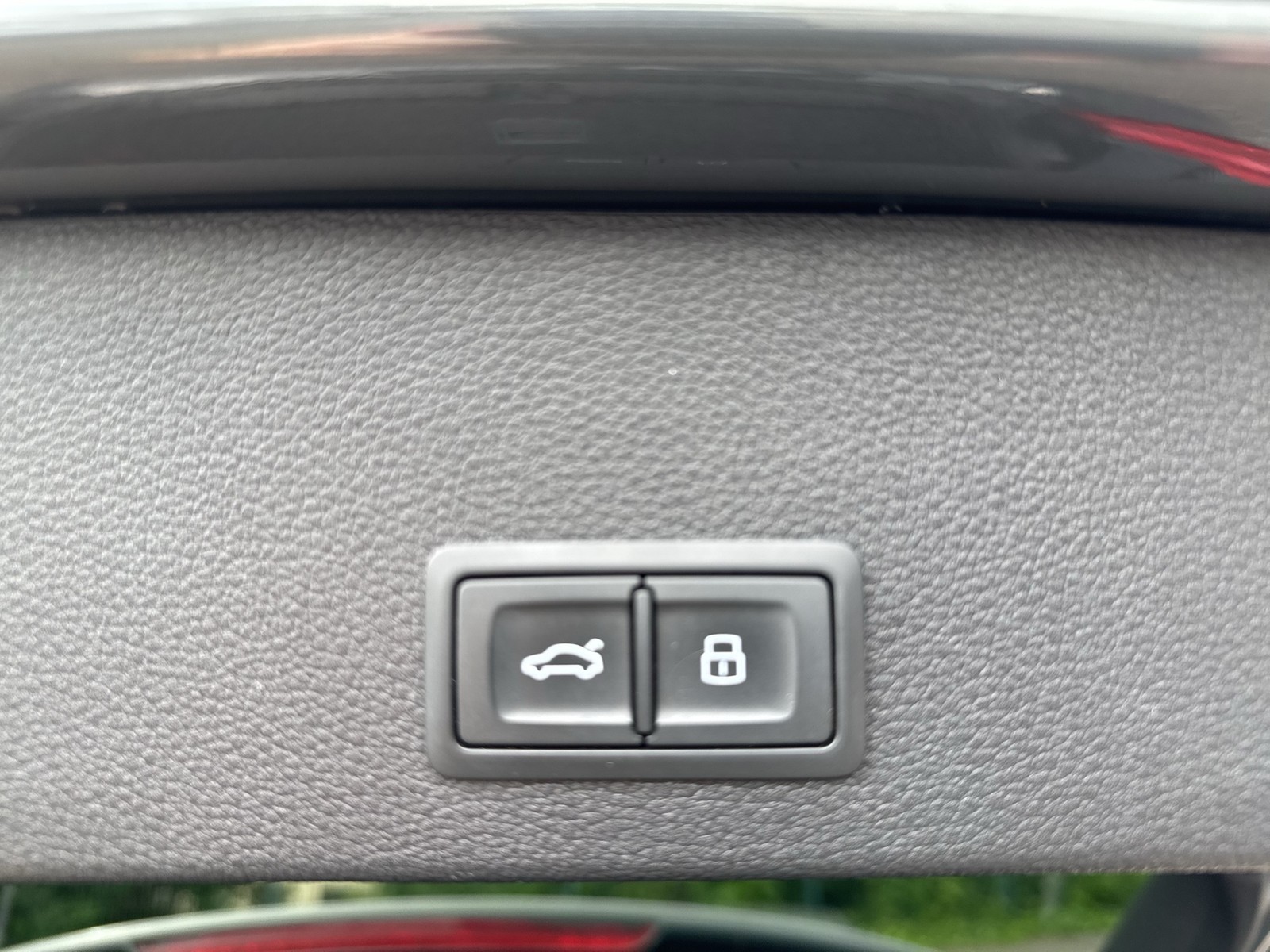 Audi Q2 sport BLACKPAK LM18 eKLAPPE NAVI SITZHEIZUNG