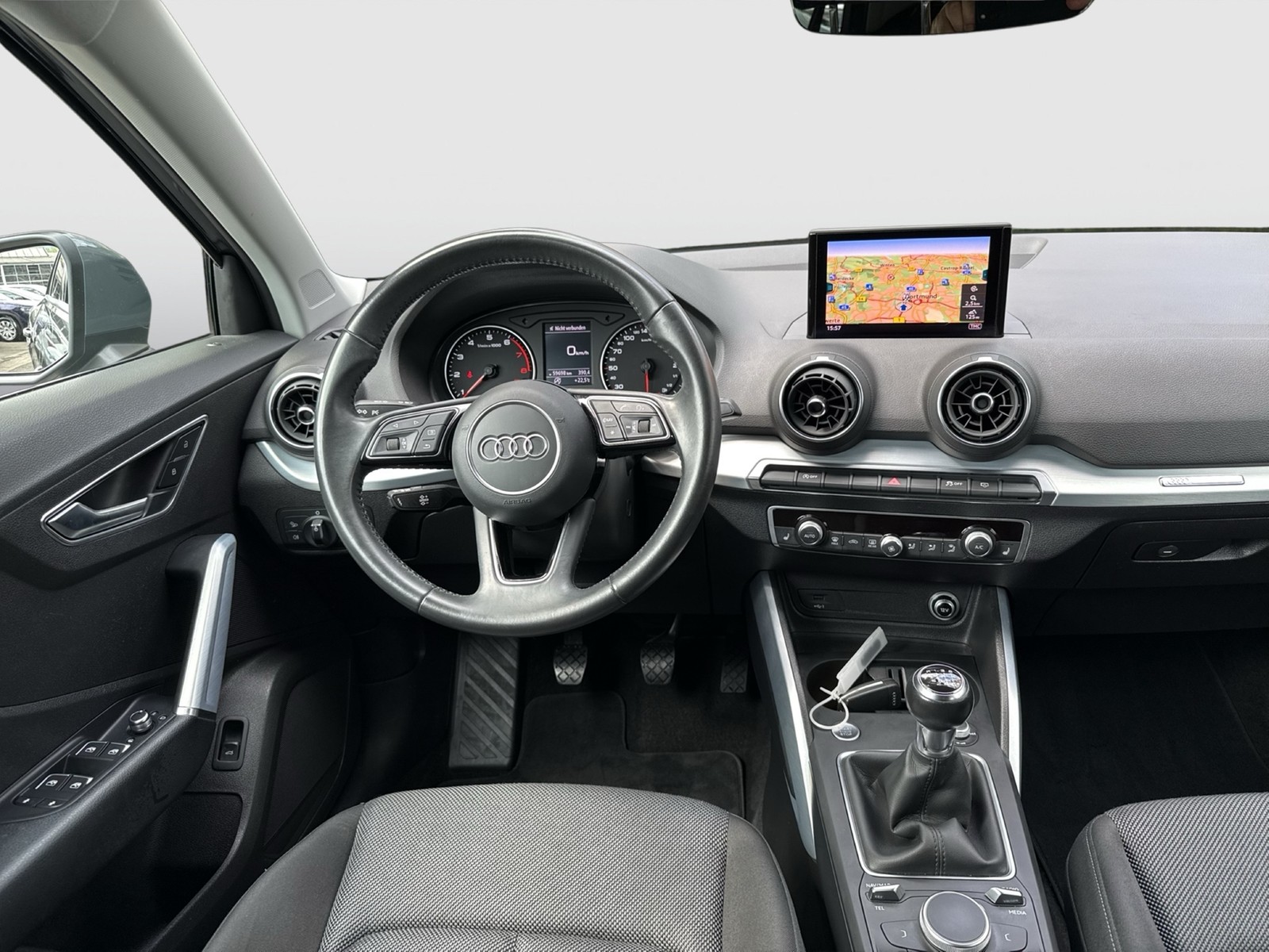 Audi Q2 sport BLACKPAK LM18 eKLAPPE NAVI SITZHEIZUNG