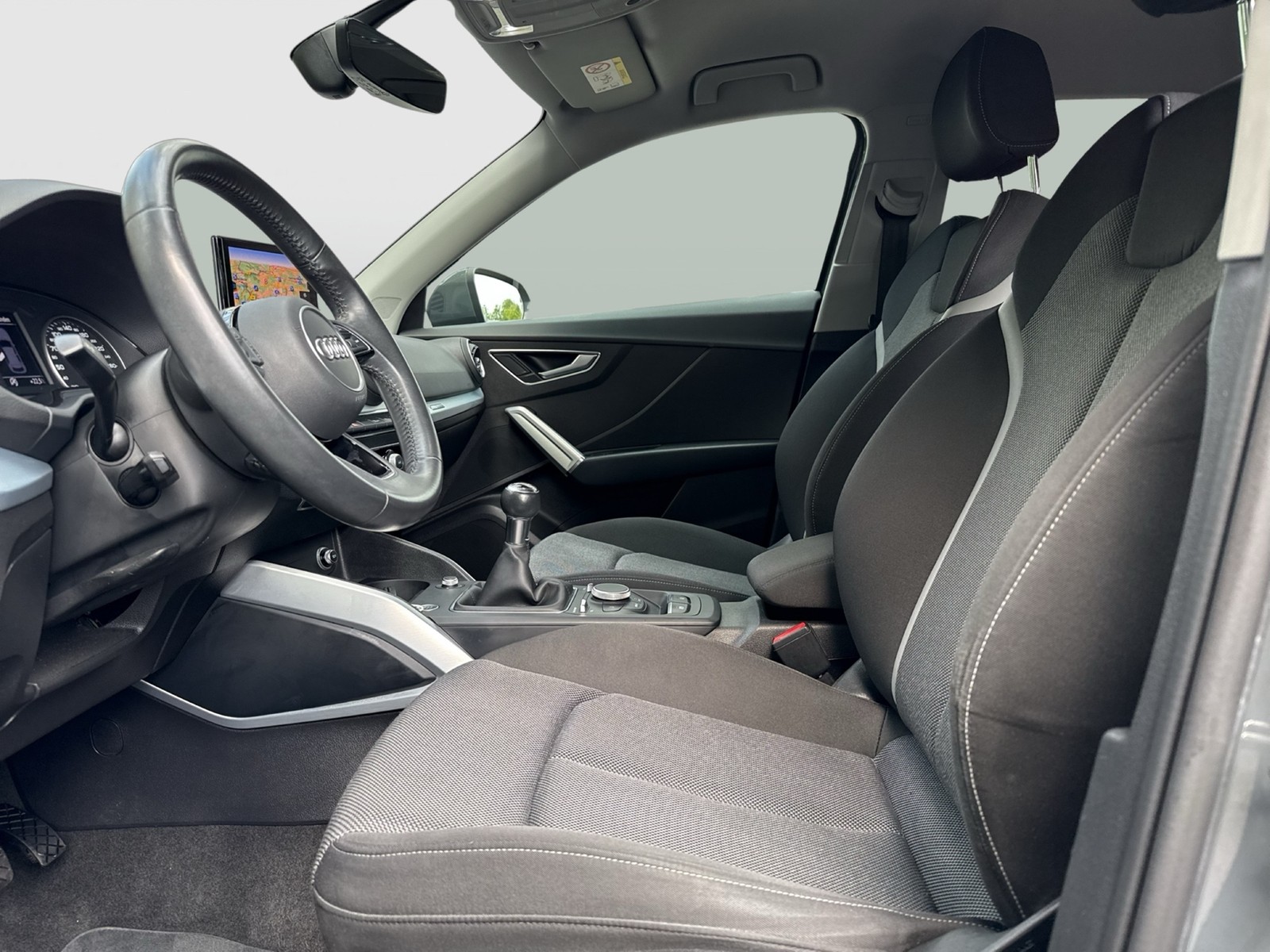 Audi Q2 sport BLACKPAK LM18 eKLAPPE NAVI SITZHEIZUNG