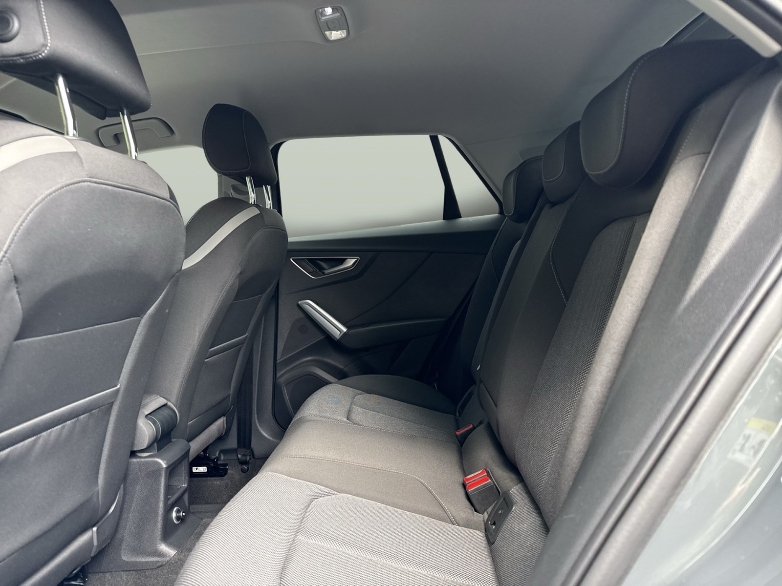 Audi Q2 sport BLACKPAK LM18 eKLAPPE NAVI SITZHEIZUNG