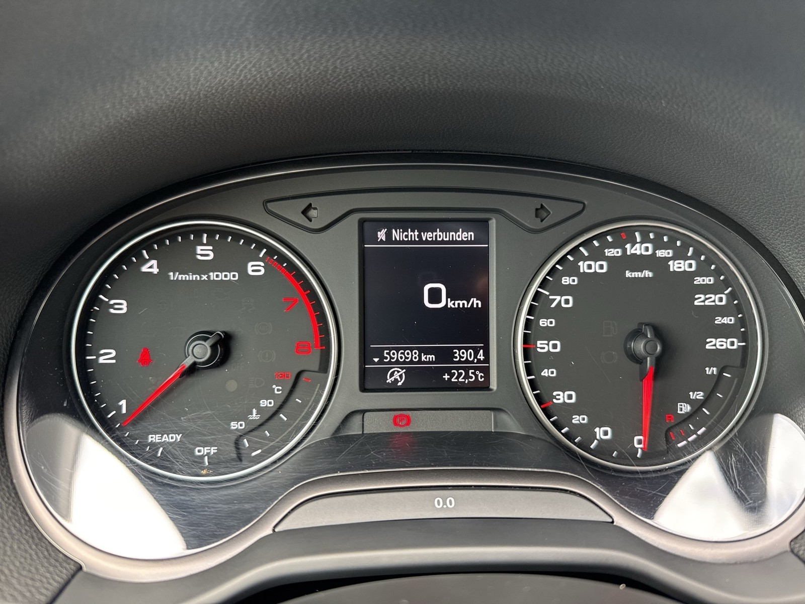 Audi Q2 sport BLACKPAK LM18 eKLAPPE NAVI SITZHEIZUNG
