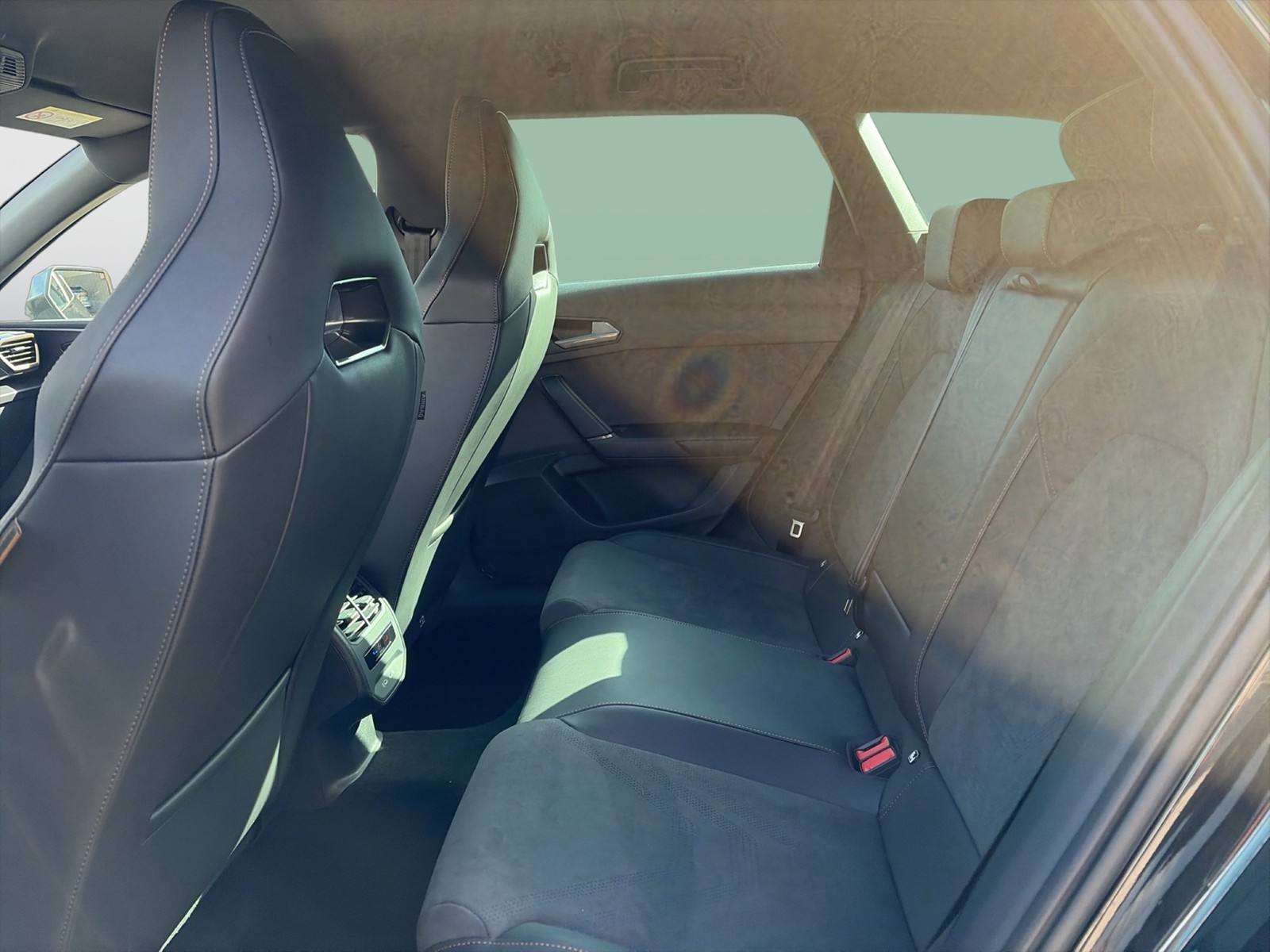 Cupra Leon ST 1.5 HYBRID AHK CAM ACC LM18 EKLAPPE NAVI