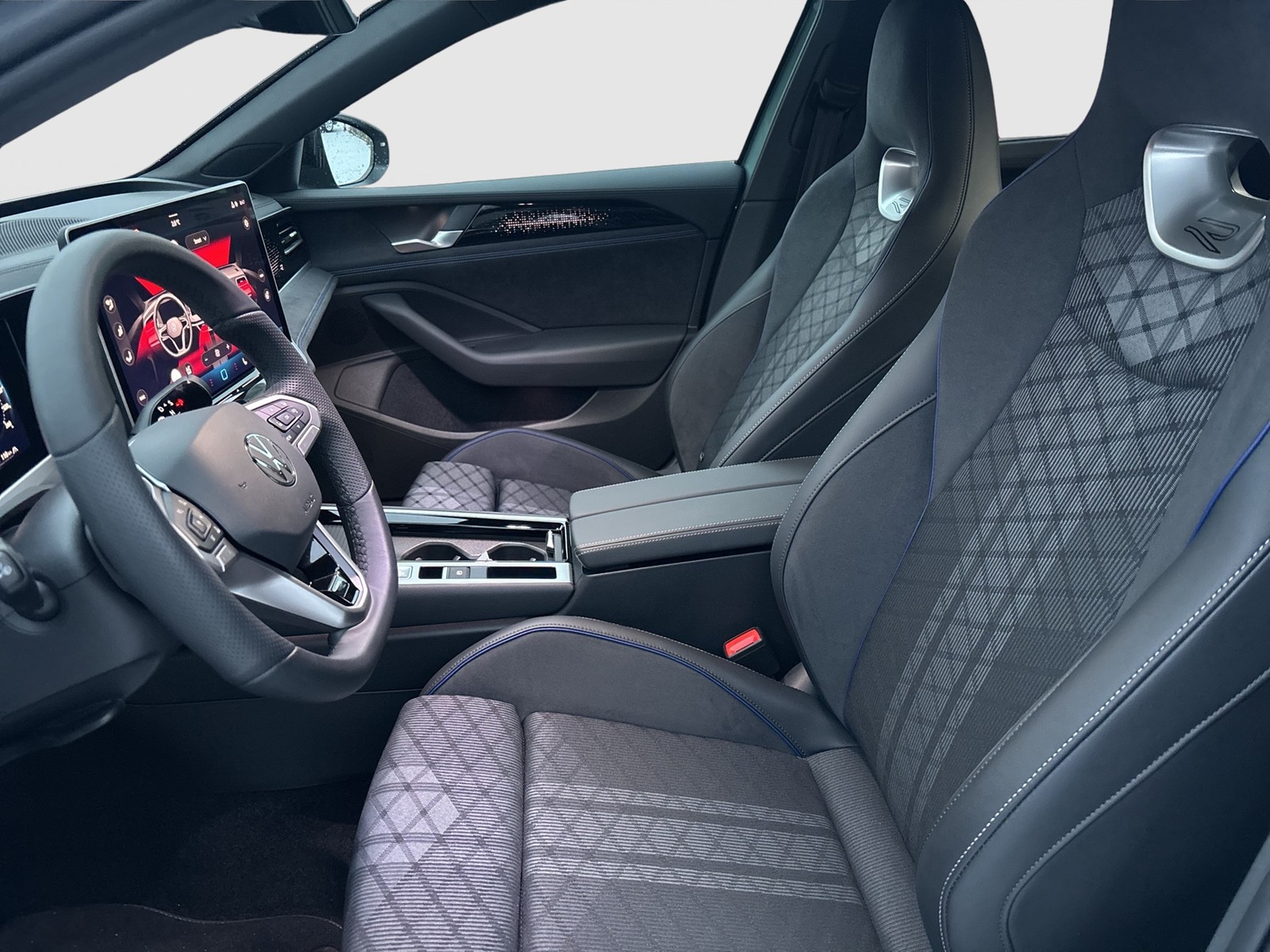 Volkswagen Passat Variant 2.0 R-LINE 4X4 NEUESMODELL AHK 18Z