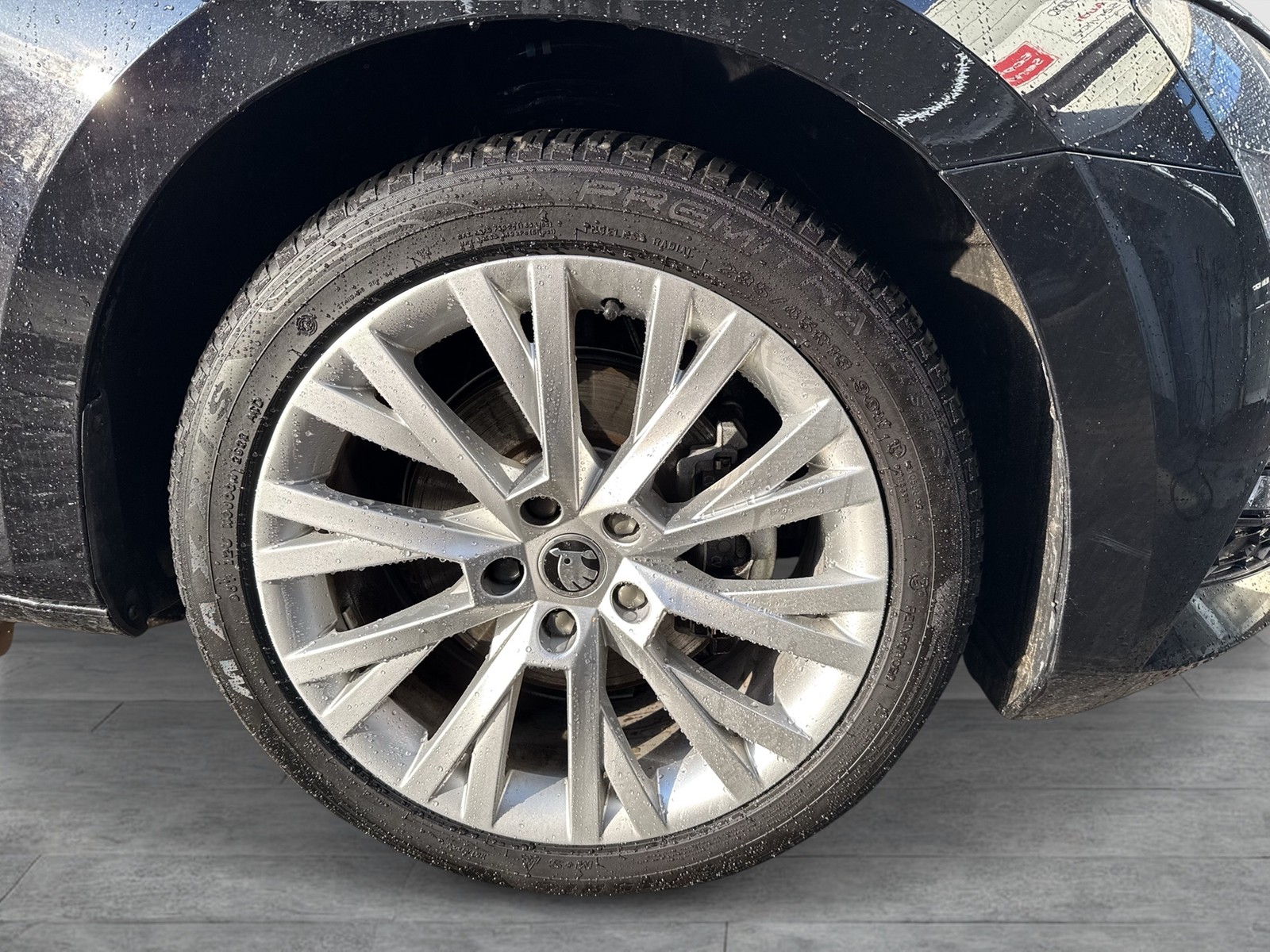 Skoda Superb Combi 2.0 AHK CAM ACC LM18 NAVICOLUMBUS