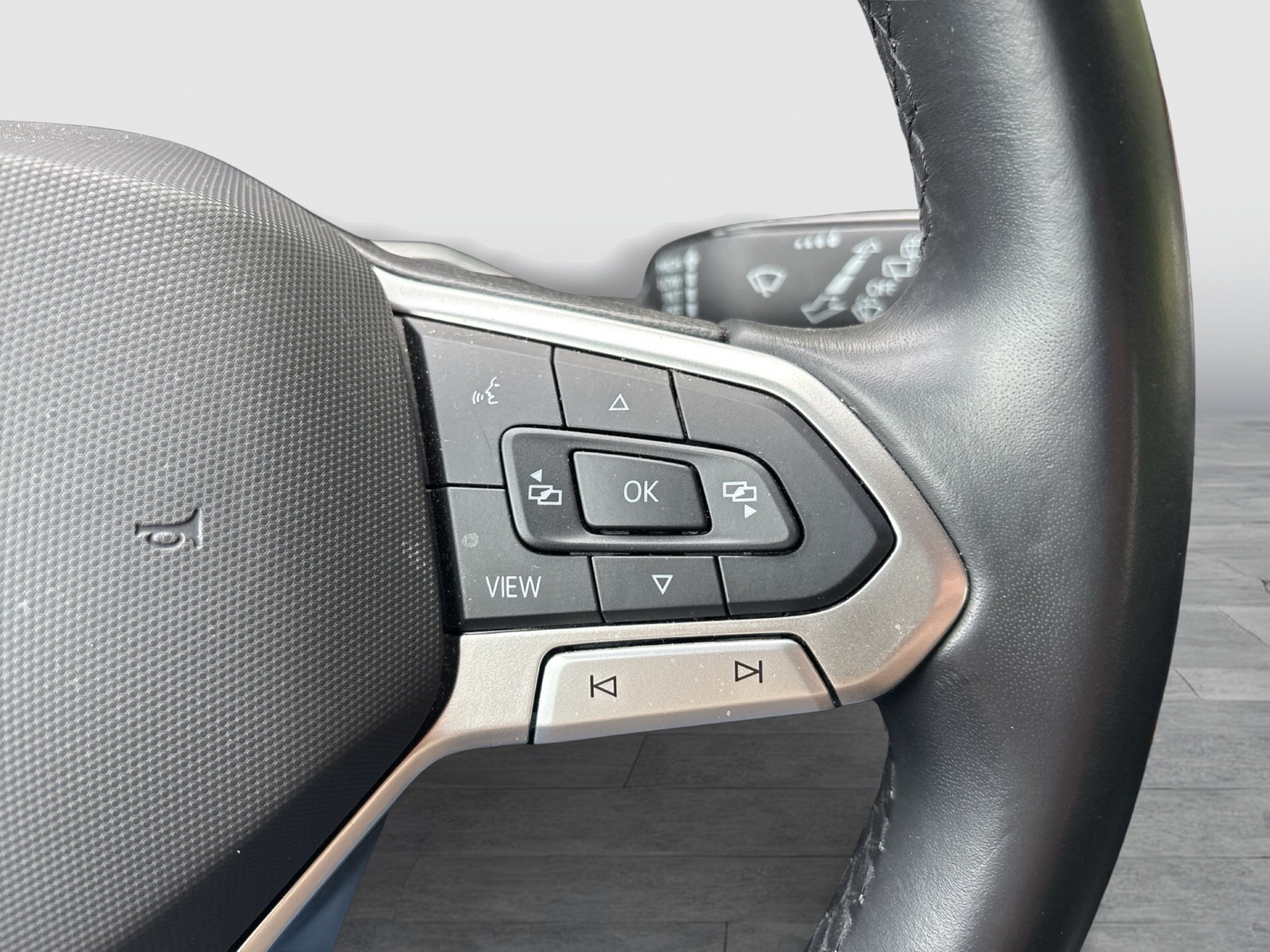 Volkswagen Taigo 1.0 R-LINE ACC LM17 MATRIX CARPLAY SITZHZ.