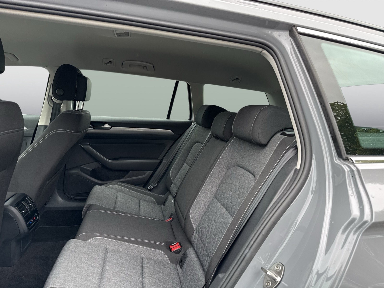 Volkswagen Passat Variant 2.0 BUSINESS 4X4 AHK KAMERA ACC ALU17"