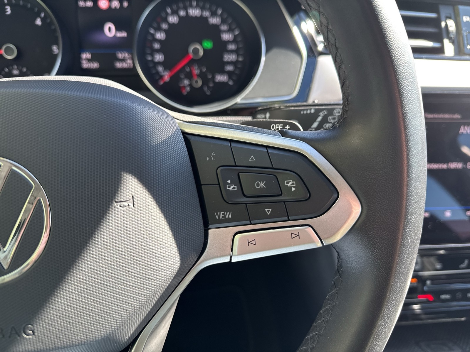 Volkswagen Passat Variant 2.0 BUSINESS AHK KAMERA ACC NAVI