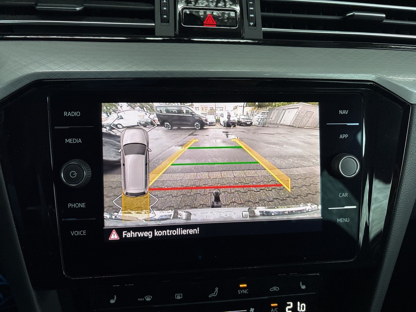 Volkswagen Passat Variant 2.0 BUSINESS AHK ACC NAVI CARPLAY