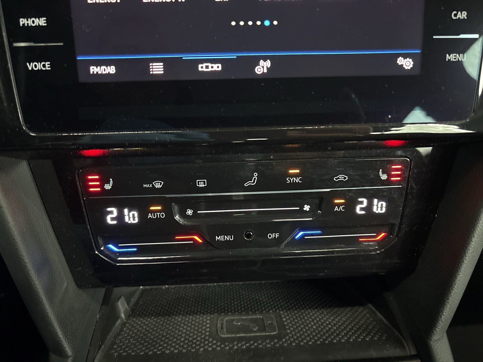 Volkswagen Passat Variant 2.0 BUSINESS AHK ACC NAVI CARPLAY
