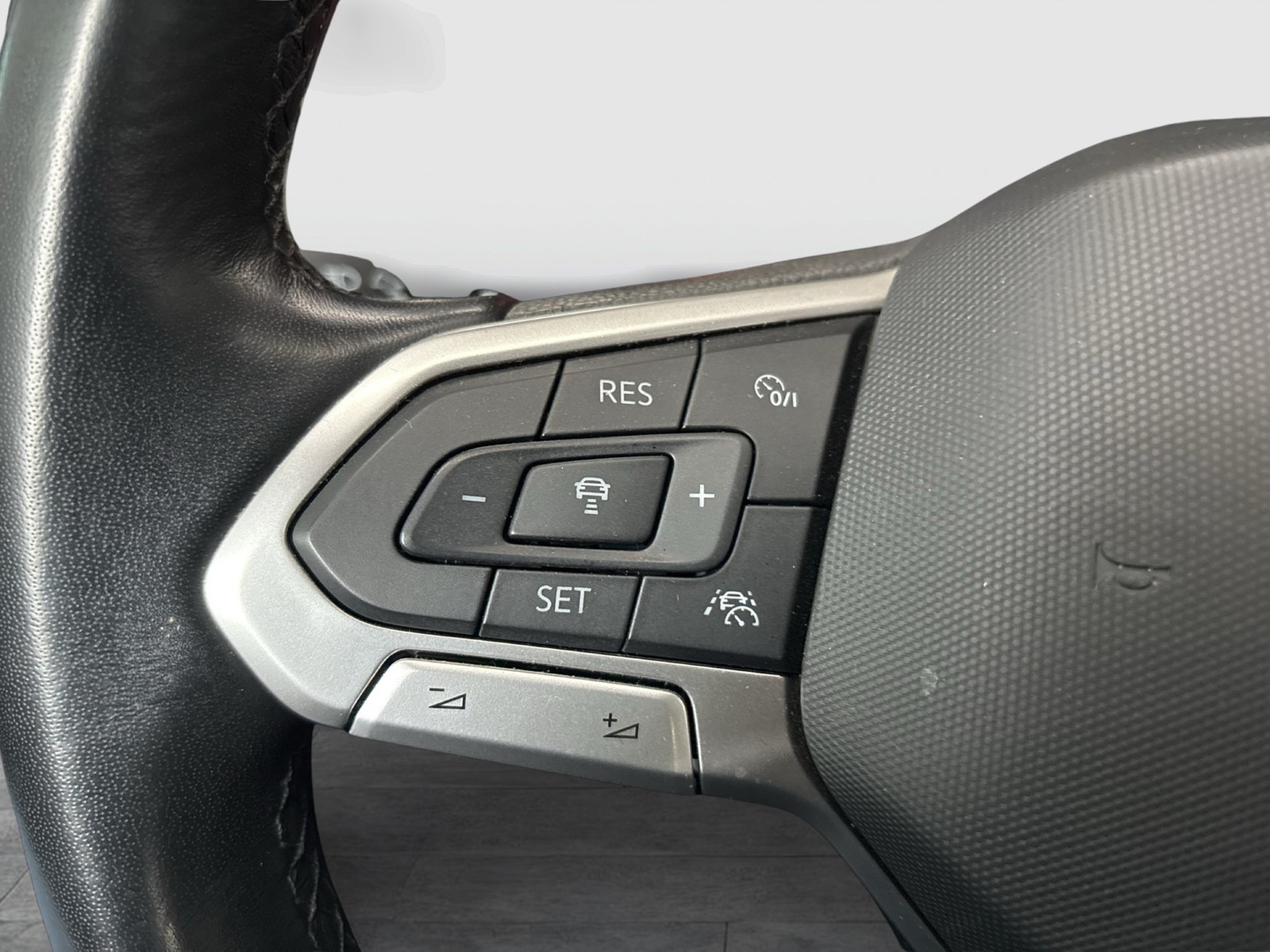 Volkswagen Passat Variant 2.0 BUSINESS AHK ACC NAVI CARPLAY