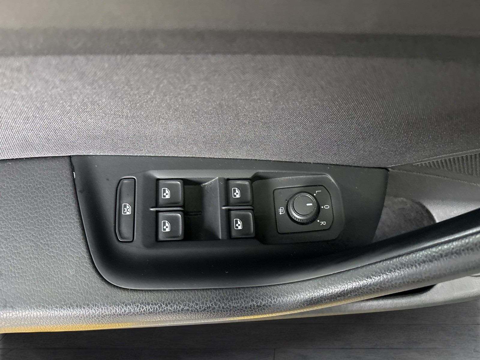 Volkswagen Passat Variant 2.0 BUSINESS AHK ACC NAVI CARPLAY