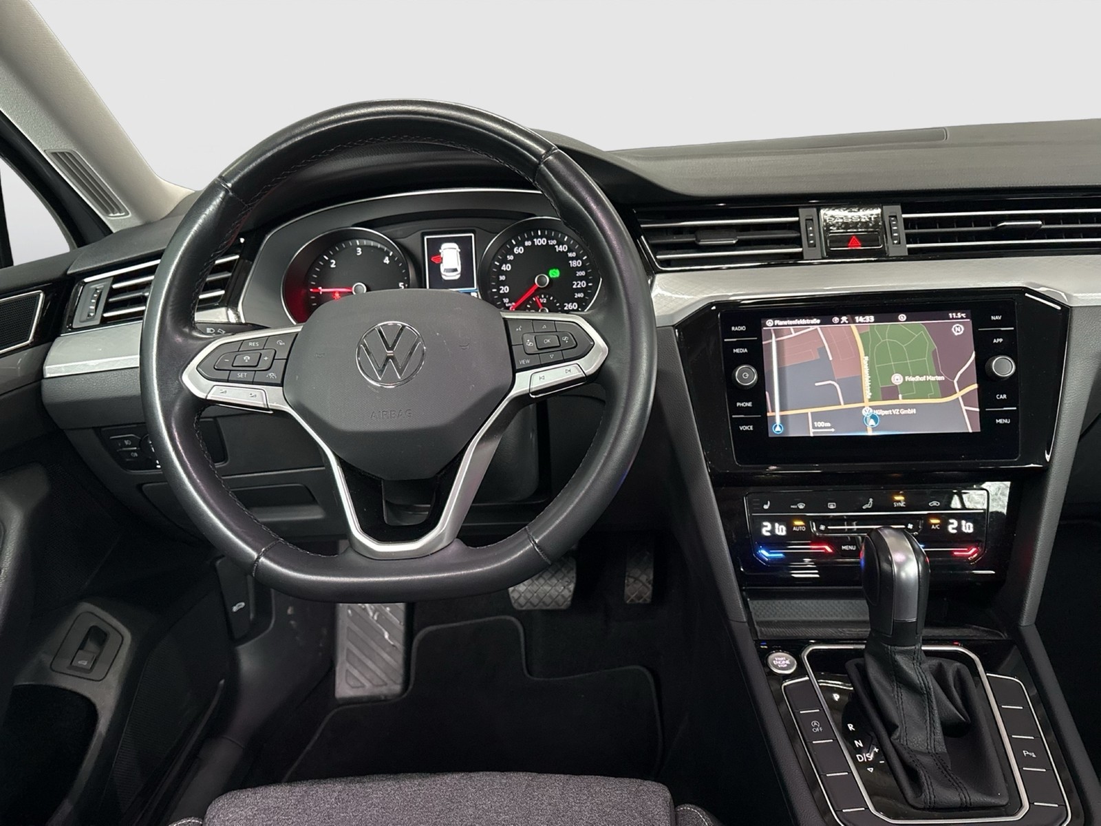 Volkswagen Passat Variant 2.0 BUSINESS AHK ACC NAVI CARPLAY