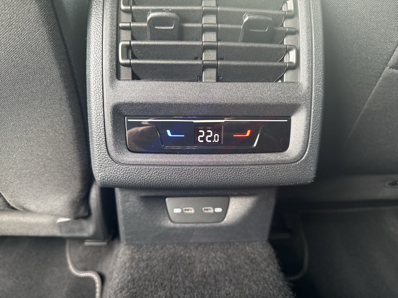 Volkswagen Golf 1.5 eTSI STYLE KAMERA ACC CARPLAY LED+