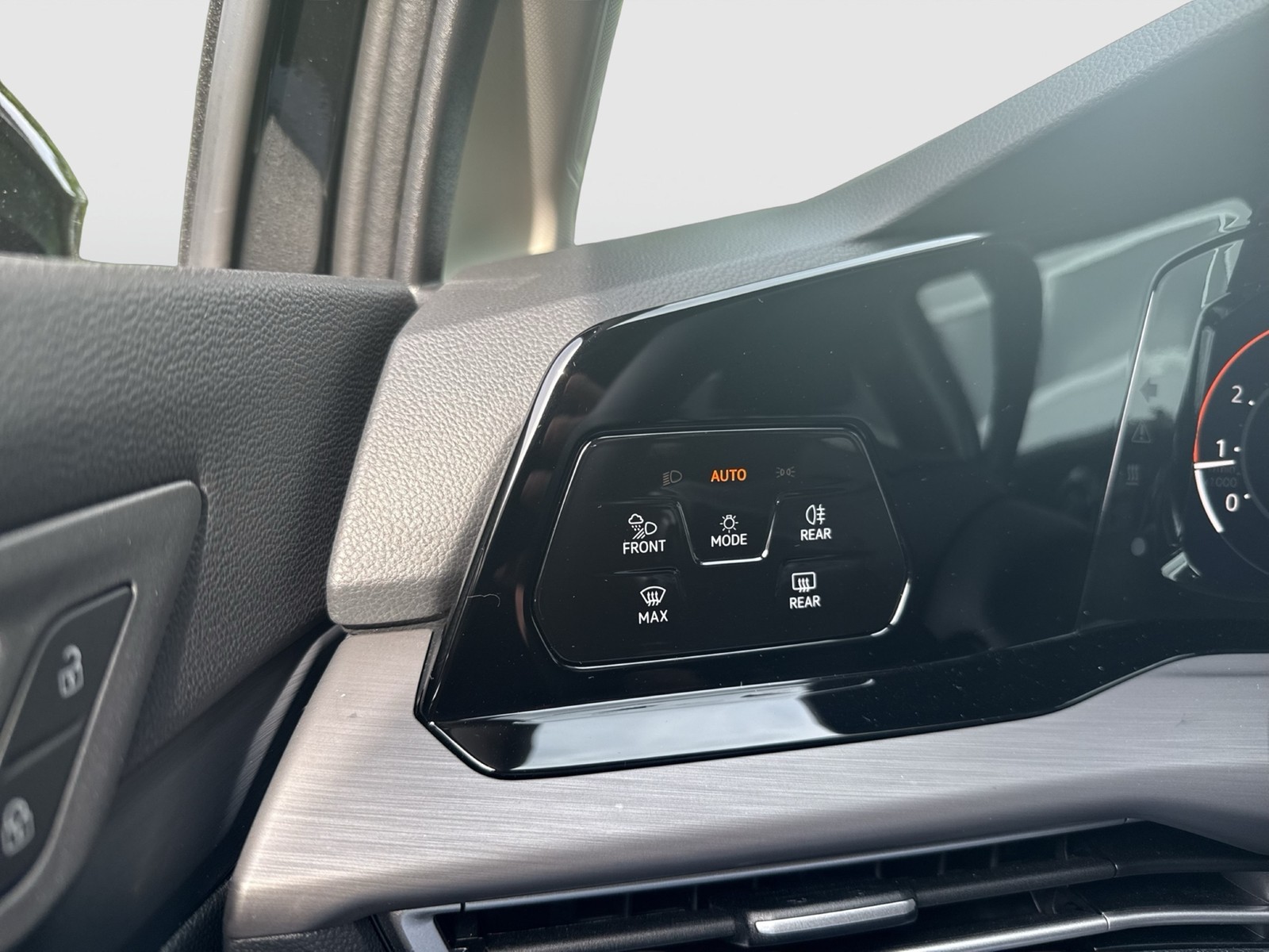 Volkswagen Golf 1.5 eTSI STYLE KAMERA ACC CARPLAY LED+