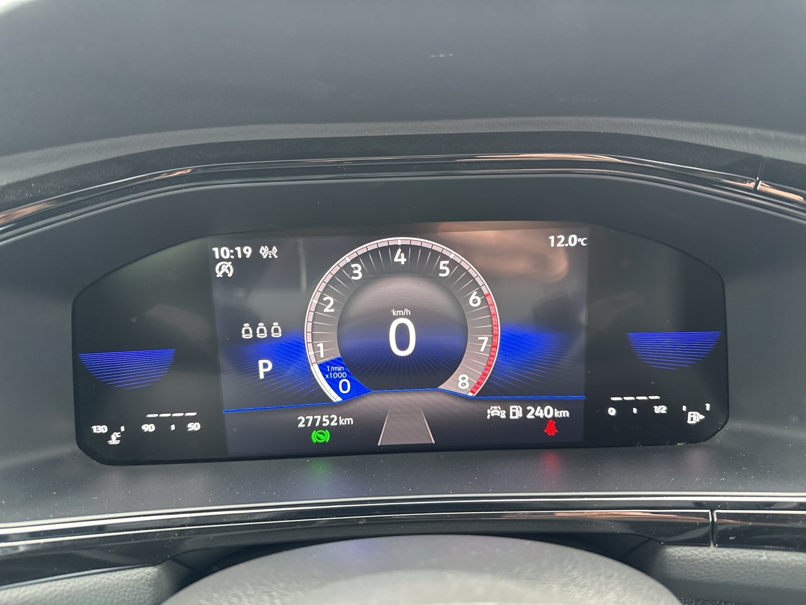 Volkswagen T-Roc 1.5 R-LINE BLACK STYLE BEATS AHK CAM LM19