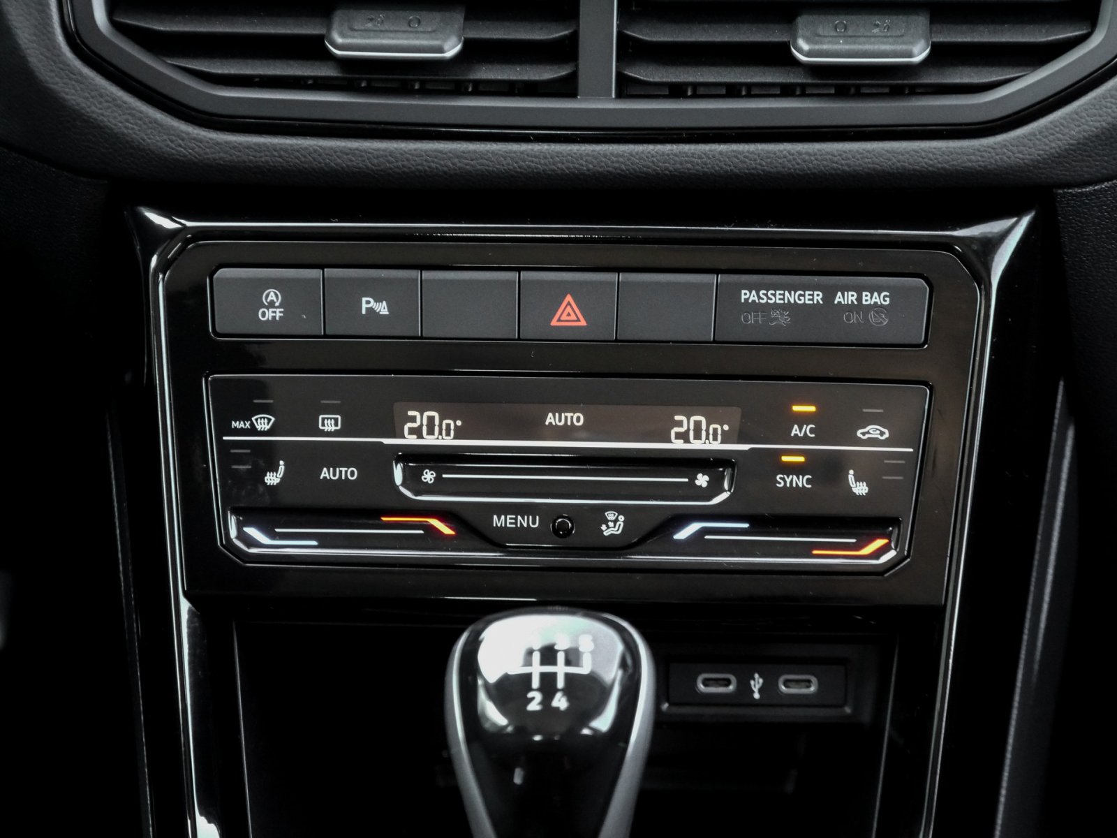 Volkswagen T-Cross 1.0 LIFE ACC ALU LED NAVI SITZHEIZUNG