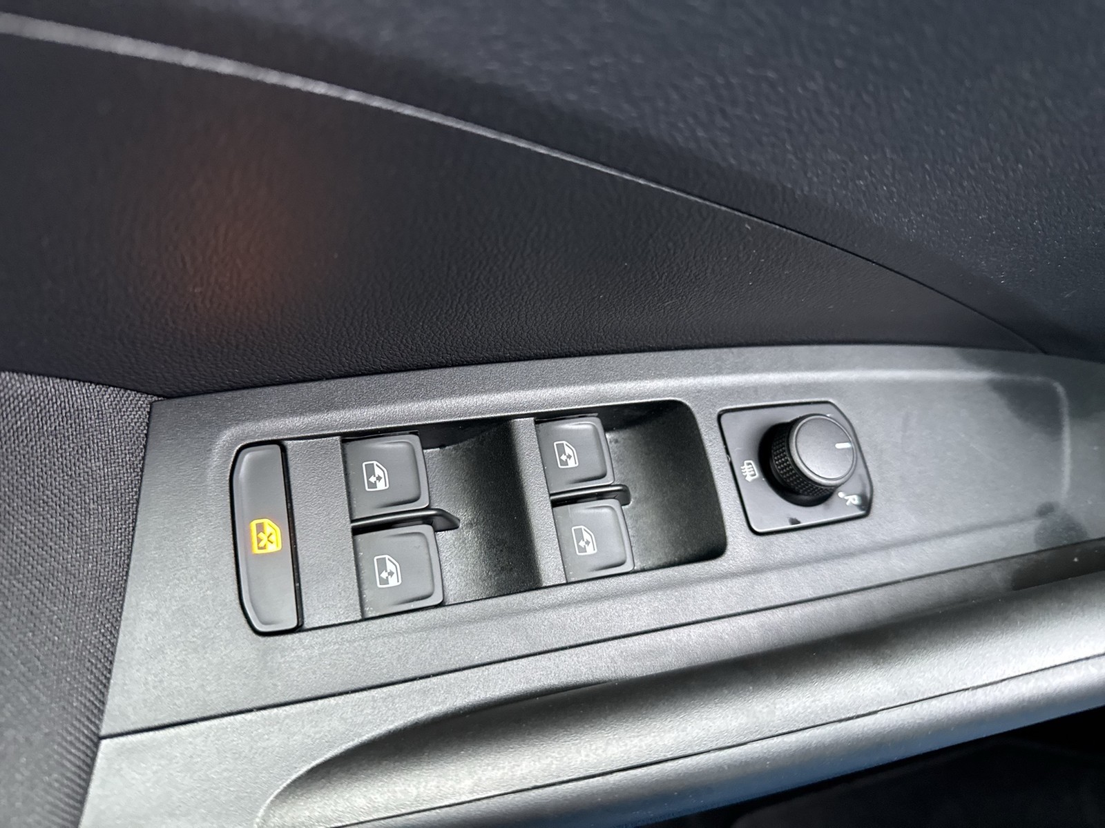 Skoda Fabia 1.0 SELECTION CARPLAY SITZHEIZUNG LED DAB