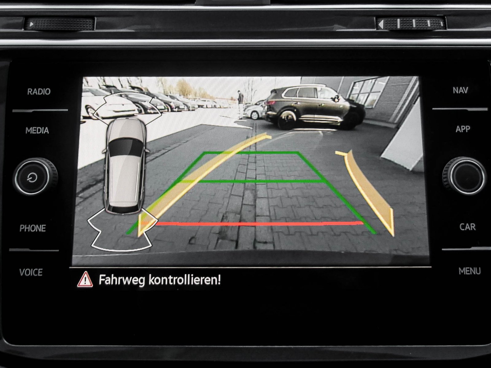 Volkswagen Tiguan 2.0 MOVE PANO AHK CAM LM17 NAVI SITZHEIZ.