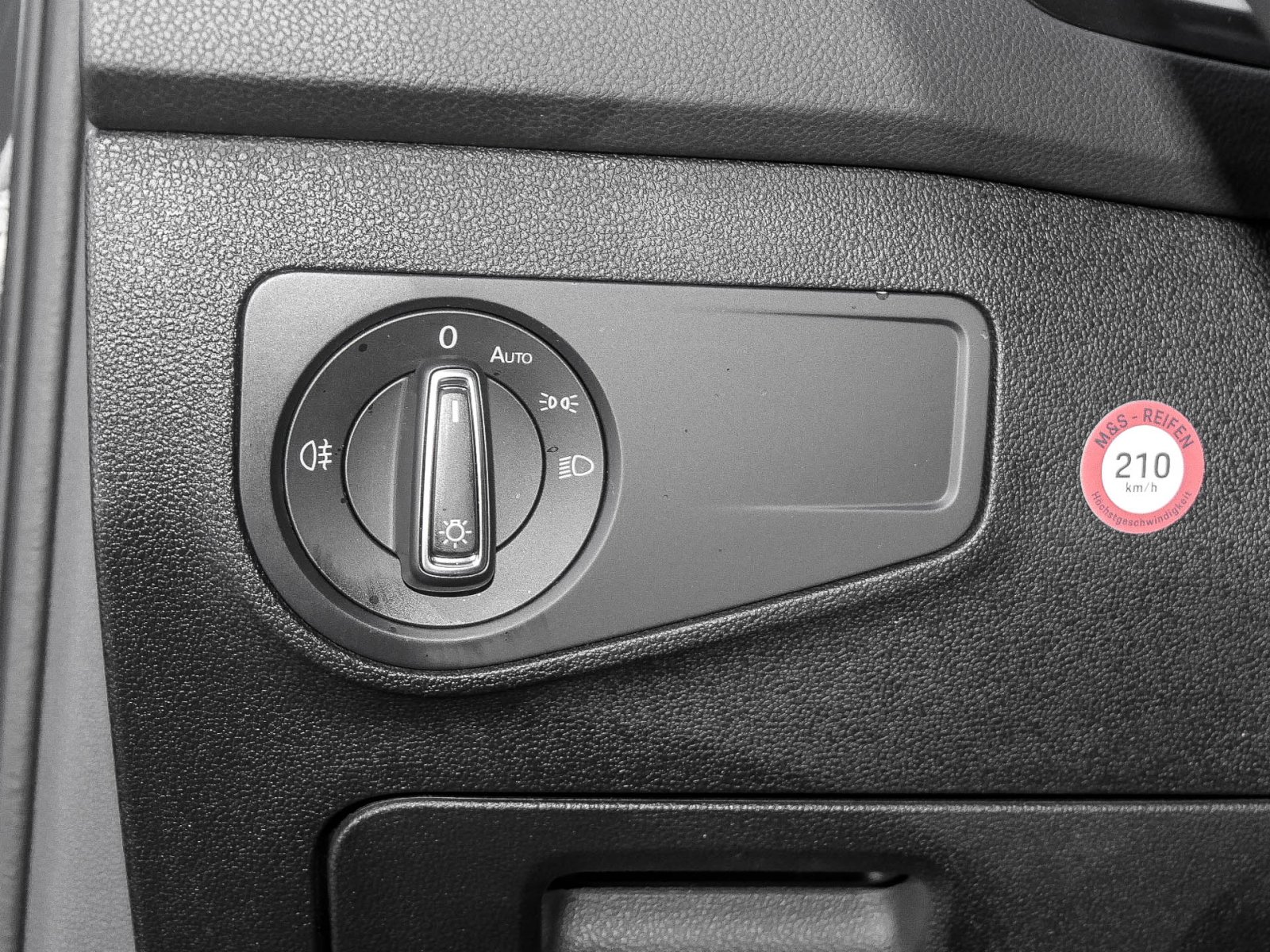 Volkswagen Tiguan 2.0 MOVE PANO AHK CAM LM17 NAVI SITZHEIZ.