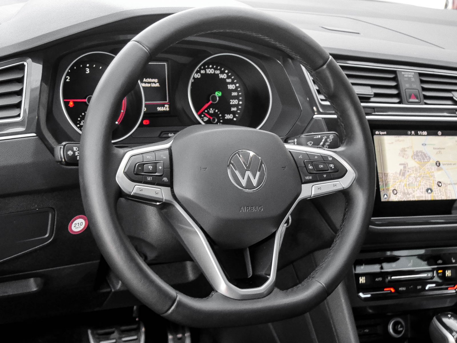Volkswagen Tiguan 2.0 MOVE PANO AHK CAM LM17 NAVI SITZHEIZ.
