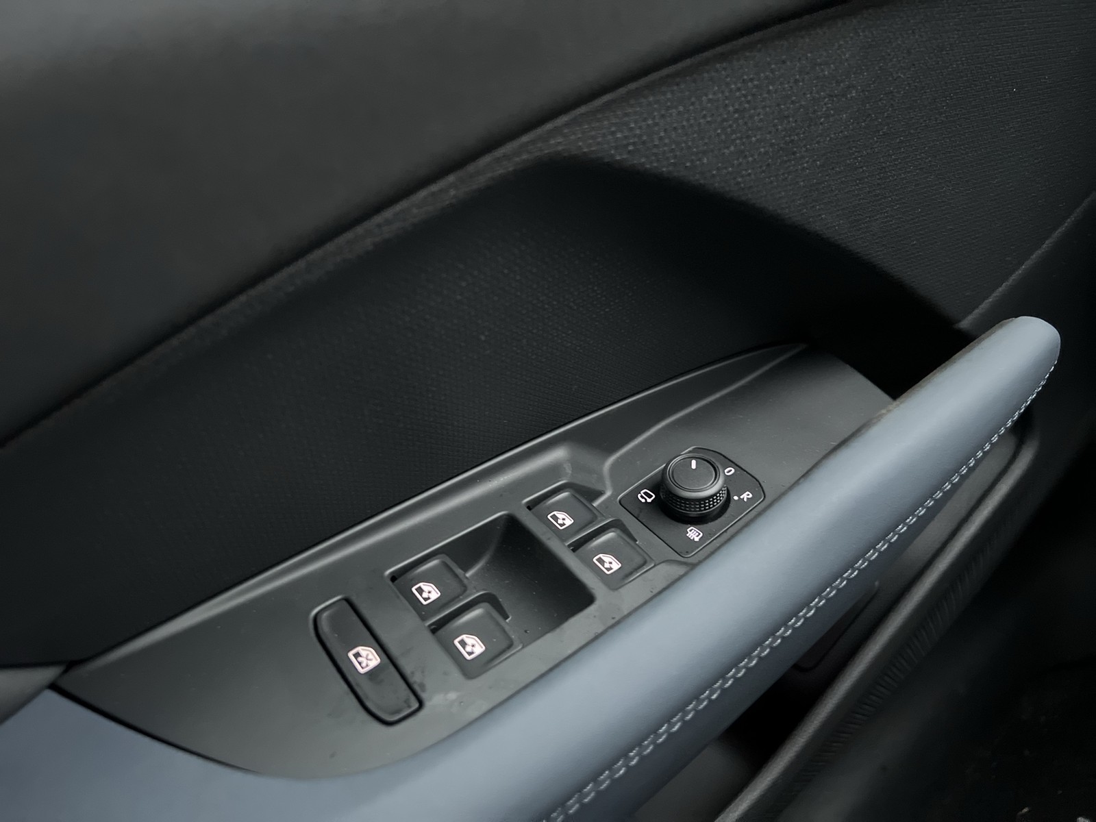 Cupra Terramar 1.5 eTSI CAM ACC LM19 E-KLAPPE CARPLAY