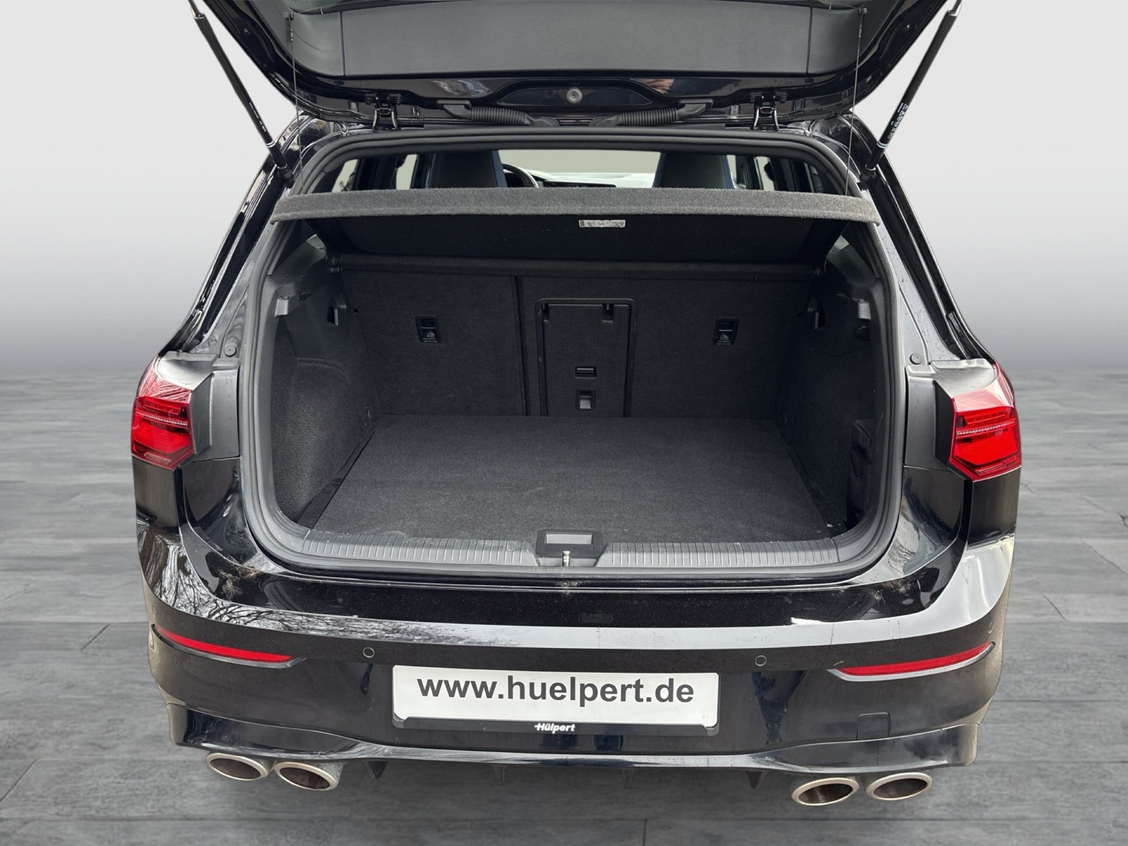 Volkswagen Golf VIII 2.0 R 20 YEARS 4X4 LEDER PANO CAM LM19