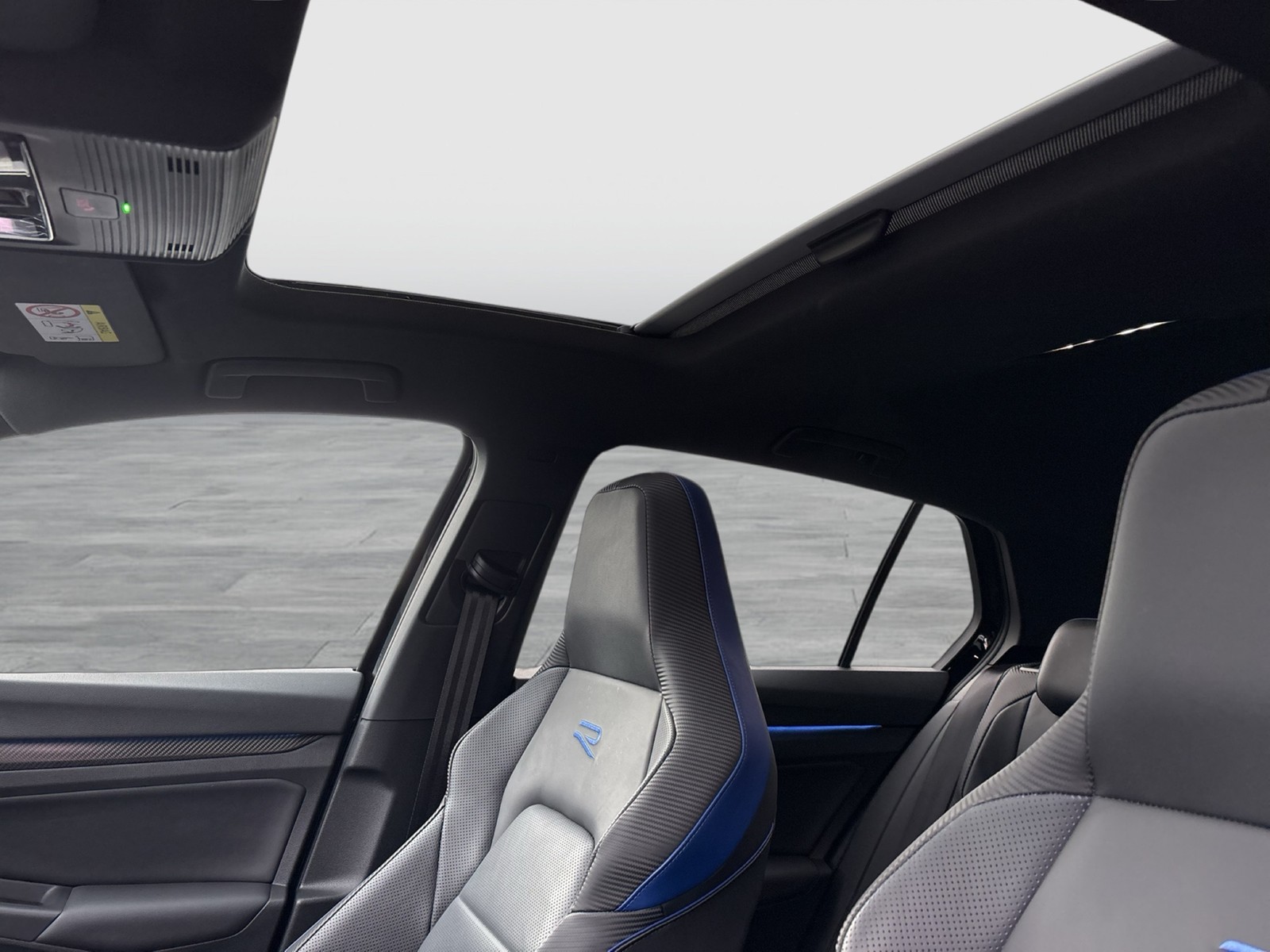 Volkswagen Golf VIII 2.0 R 20 YEARS 4X4 LEDER PANO CAM LM19