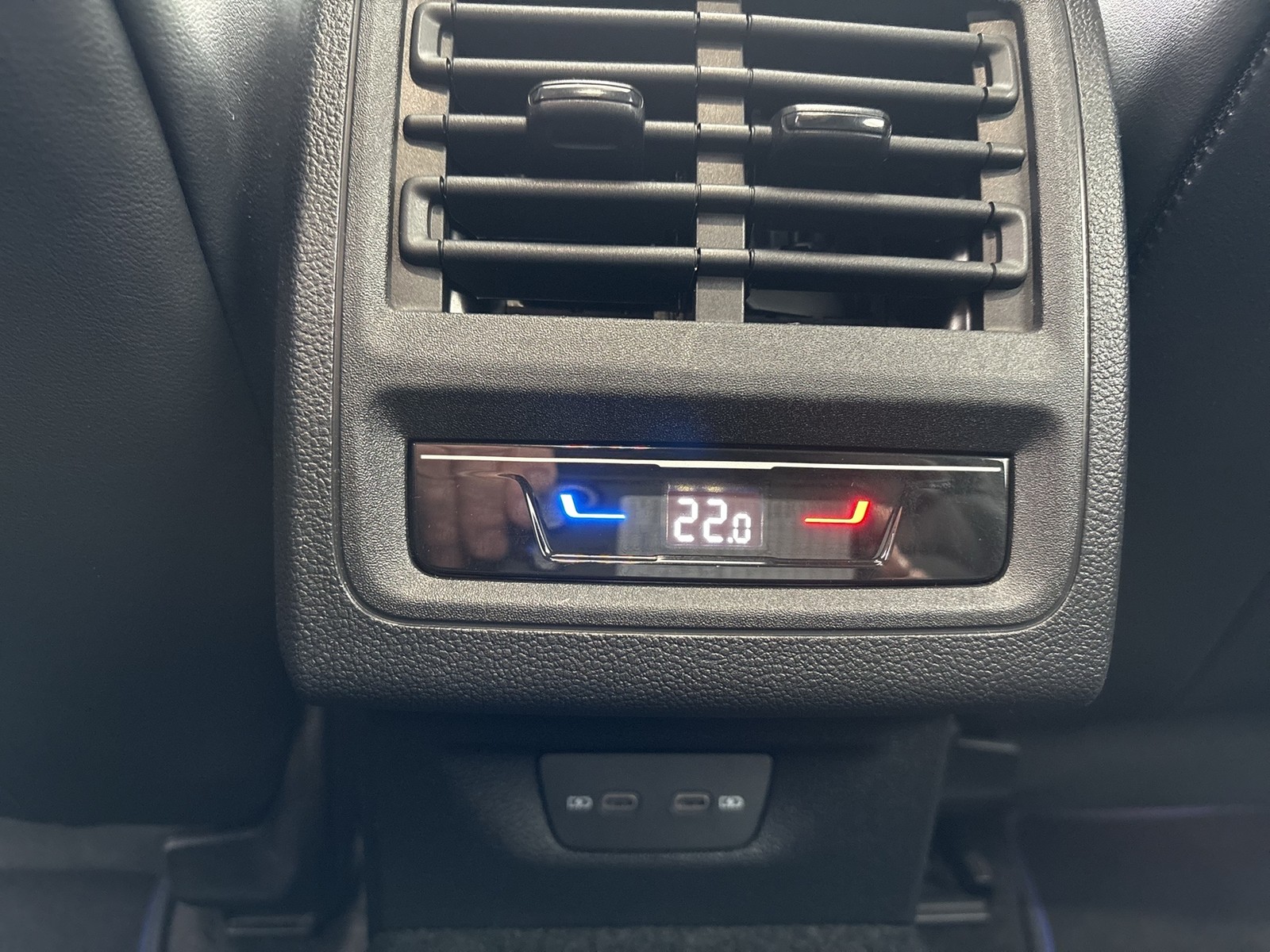 Volkswagen Golf VIII 2.0 R 20 YEARS 4X4 LEDER PANO CAM LM19