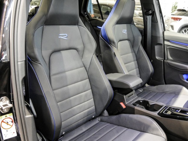 Volkswagen Golf VIII 2.0 R 20 YEARS 4X4 LEDER PANO CAM LM19